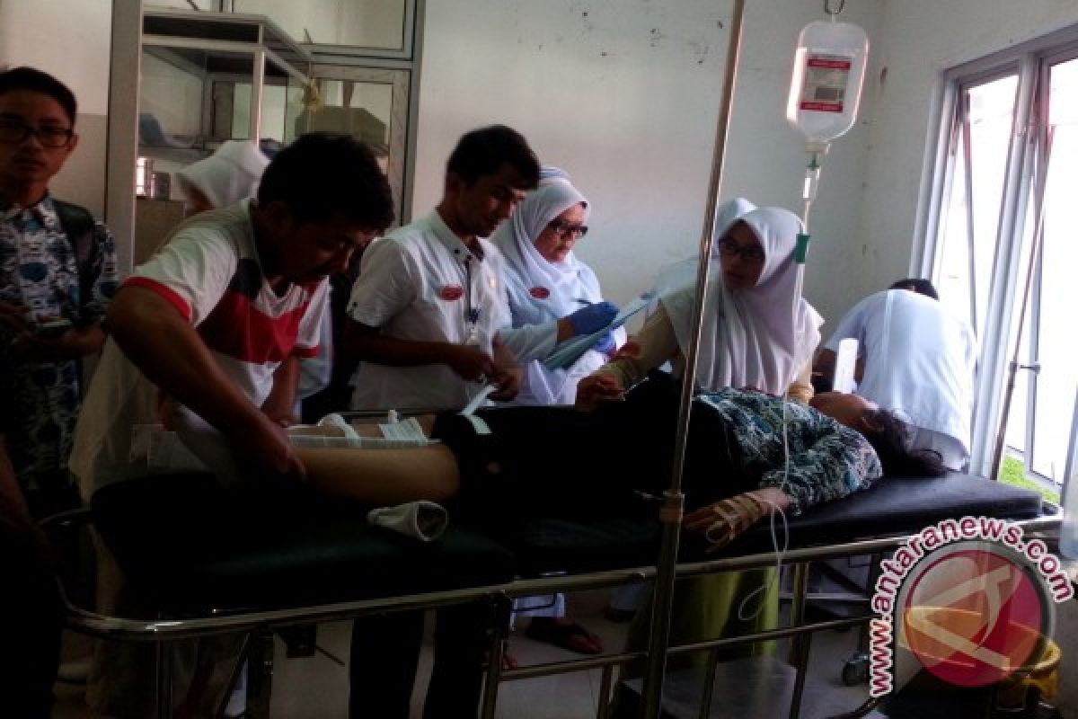 10 Siswa SMAN 1 Batusangkar Terluka Ditimpa Pohon Tumbang