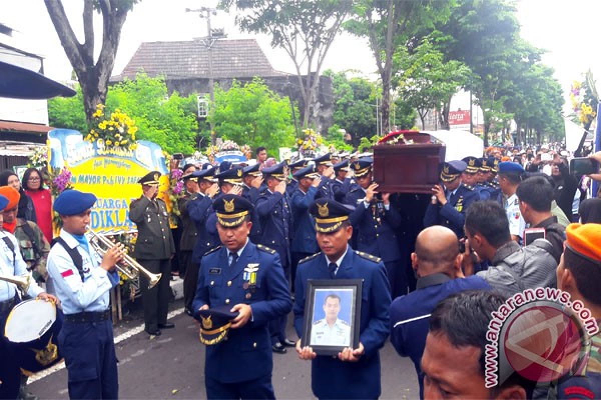 Wagub AAU pimpin pemberangkatan jenazah Mayor Ivy 