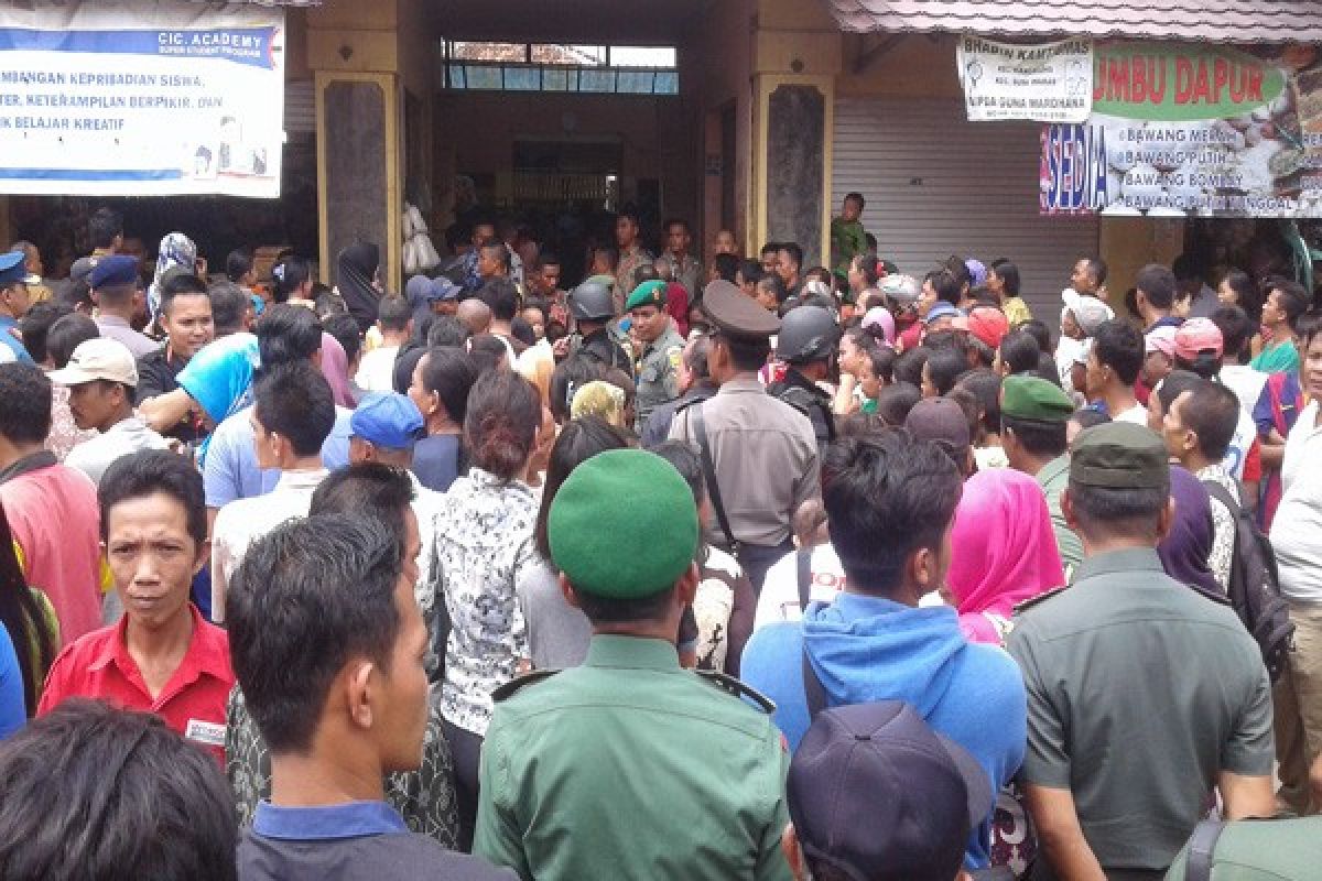 UPDATE-  Presiden tinjau pasar ikan di Bandarlampung