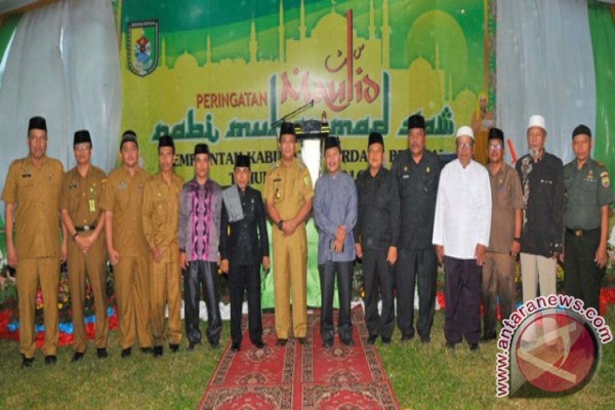 Pj. Bupati Ajak Umat Islam Mentauladani Nabi