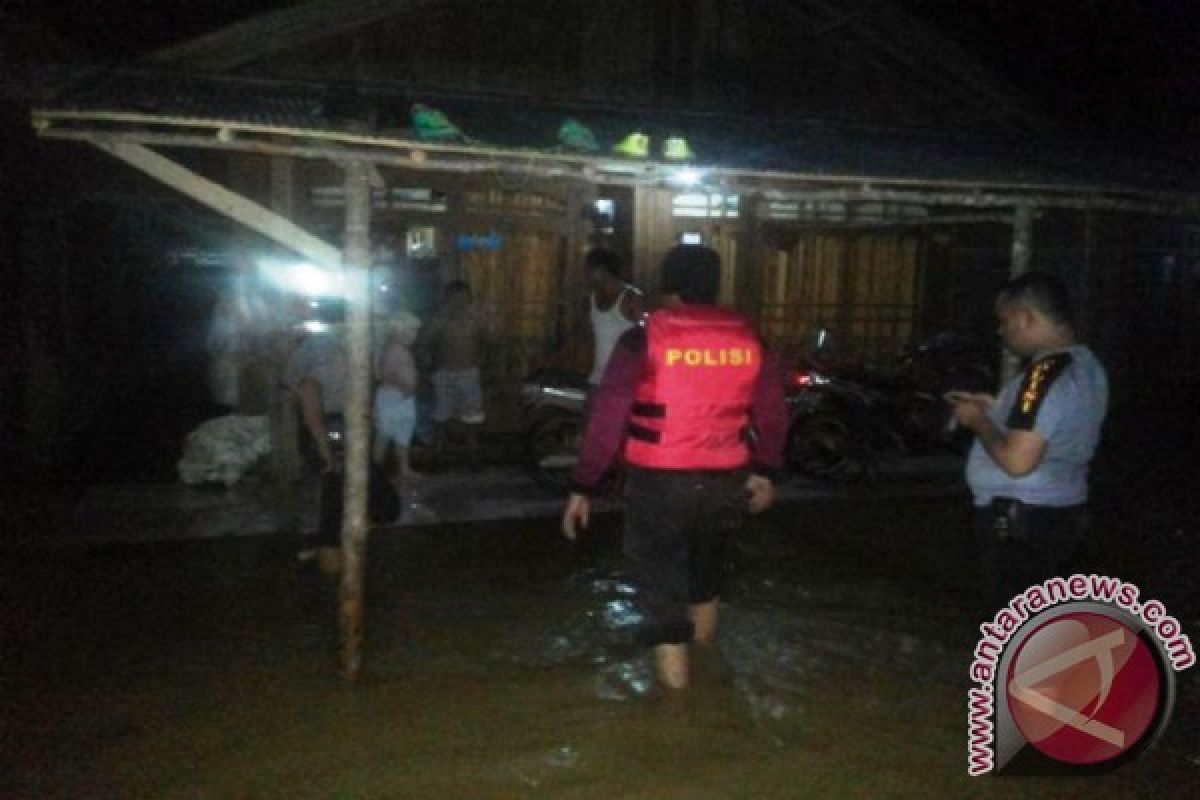 Polres Dan BPBD Tinjau Banjir