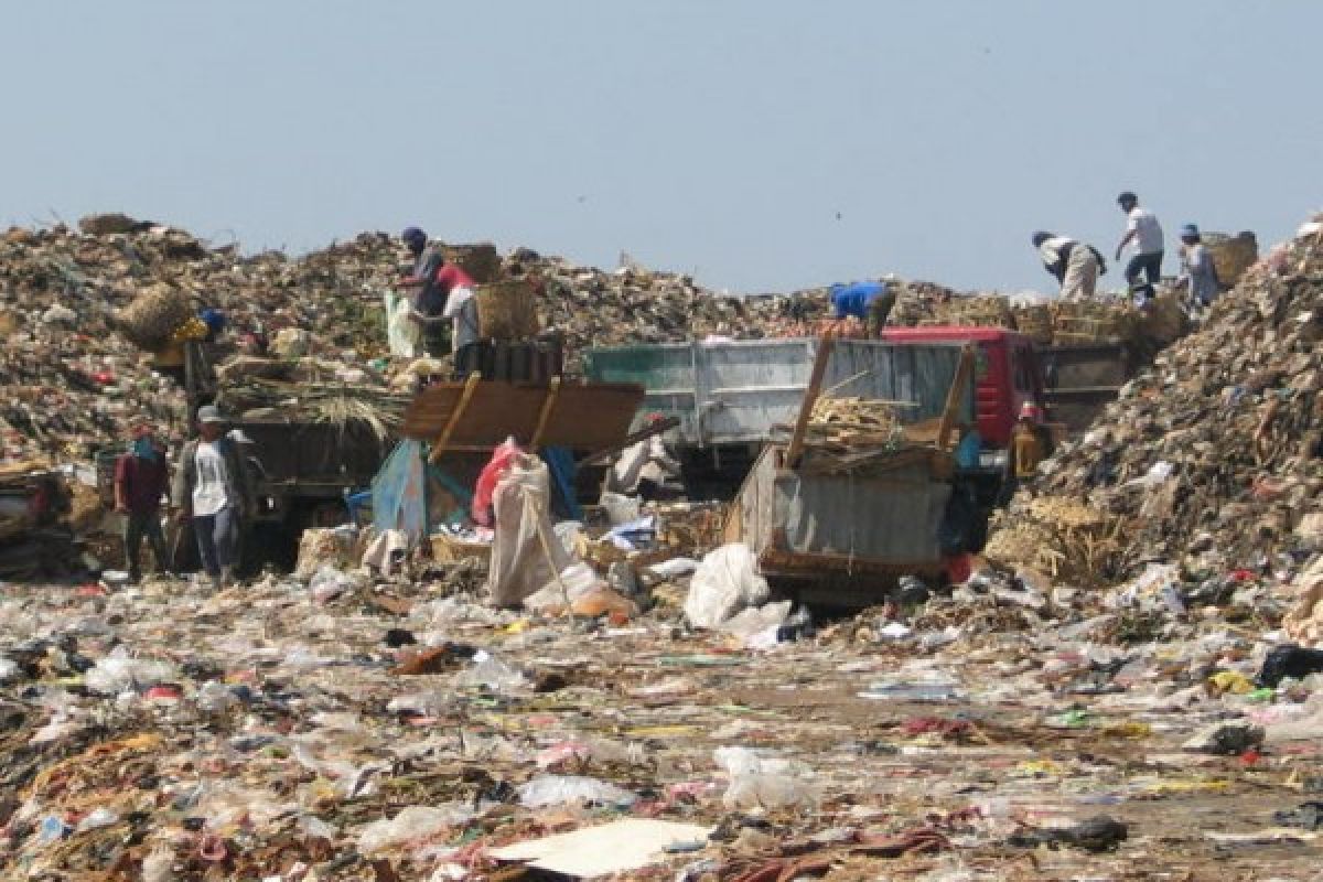 Madiun produces 27,000 cubic meters of waste per day