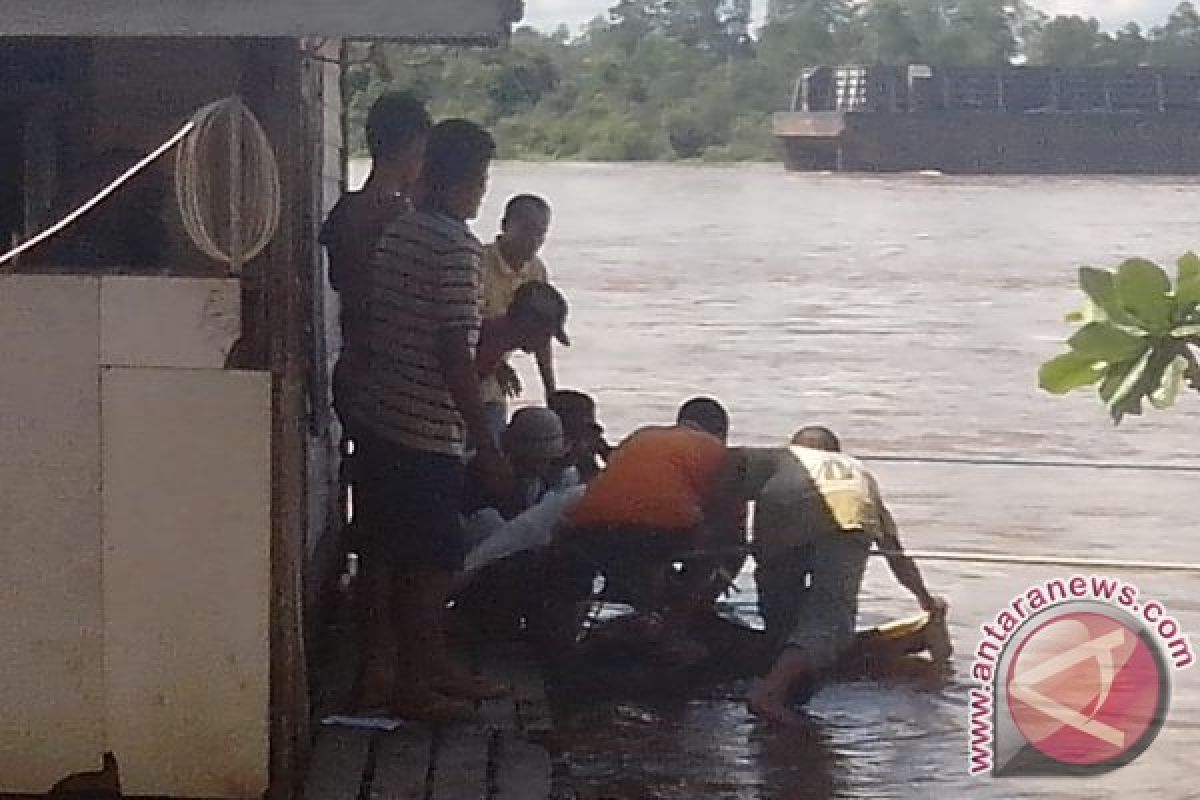 Mayat Remaja Tenggelam di Sungai  Barsel Ditemukan 
