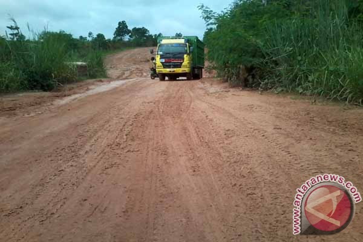 Jalintim di Mesuji Rusak Ganggu Pengguna Jalan  