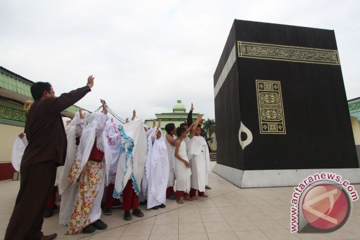 1.524 Santri Cilik Tanjungbalai Praktik Manasik Haji