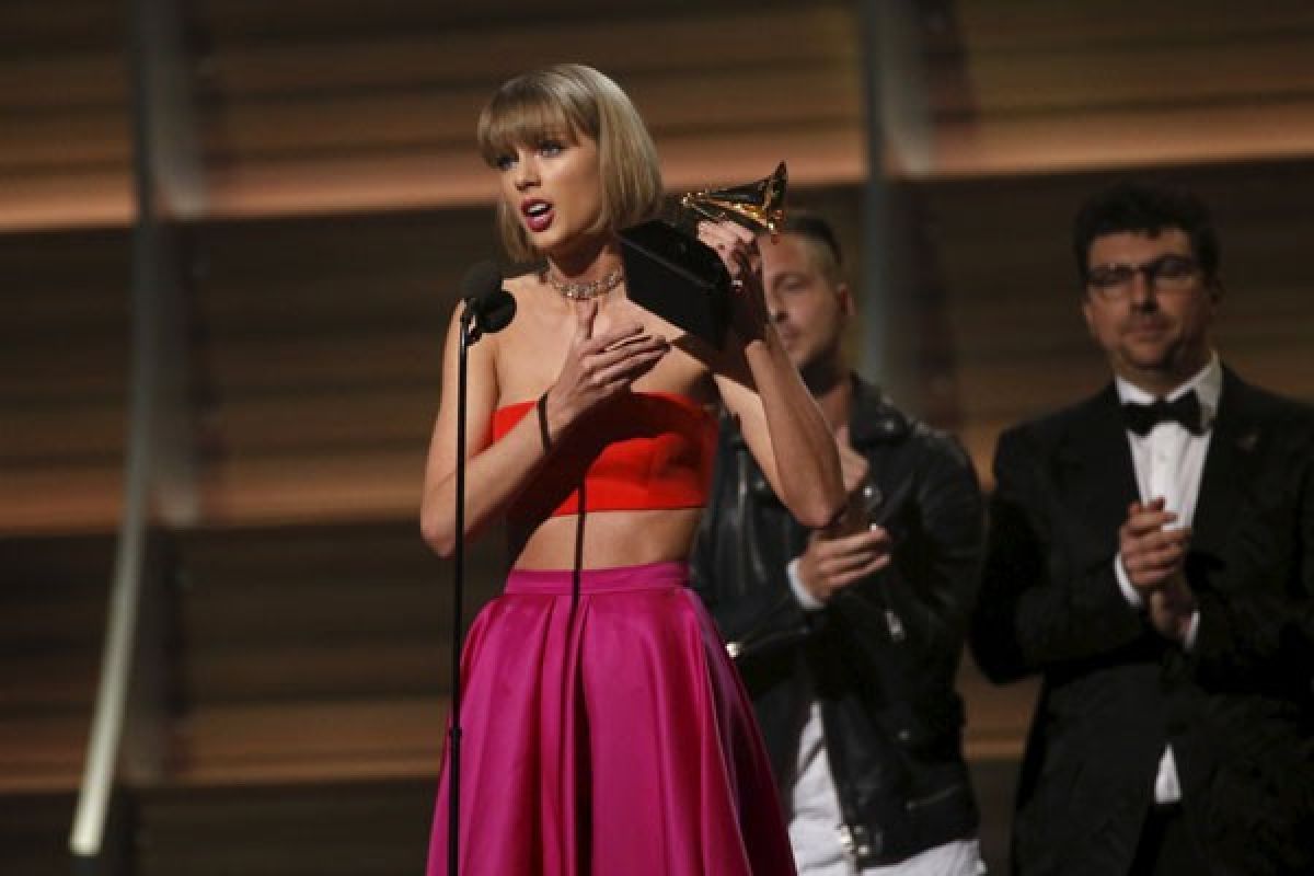Taylor Swift buka Grammy 2016