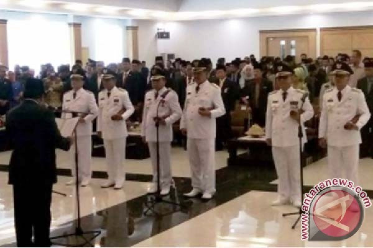 Gubernur Sulbar lantik tiga kepala daerah