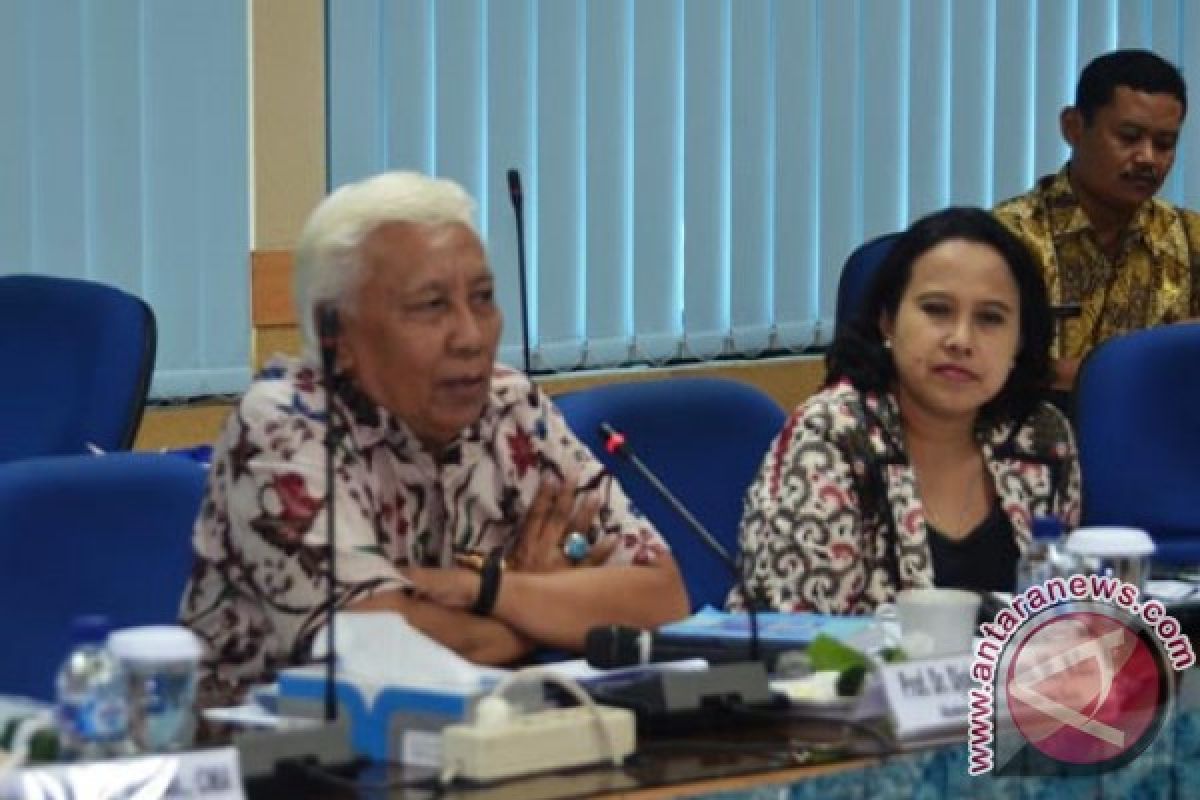 DPD-Akademisi Jatim Minta Jokowi Realistis soal APBN-P