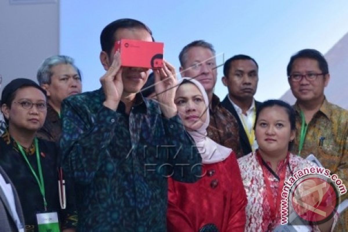 Presiden Jokowi Makan Siang dengan Karyawan Google