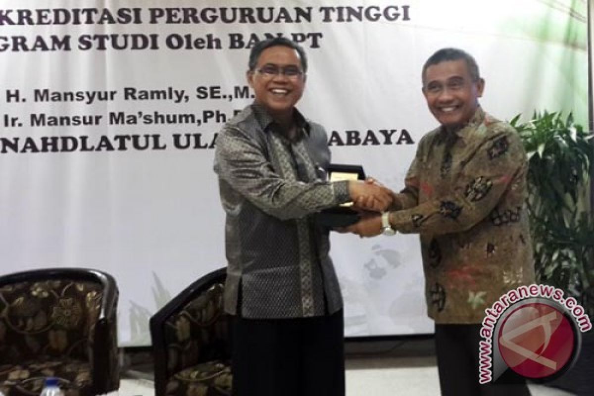 UKP Surabaya Raih Peringkat Pertama PTS Terbaik