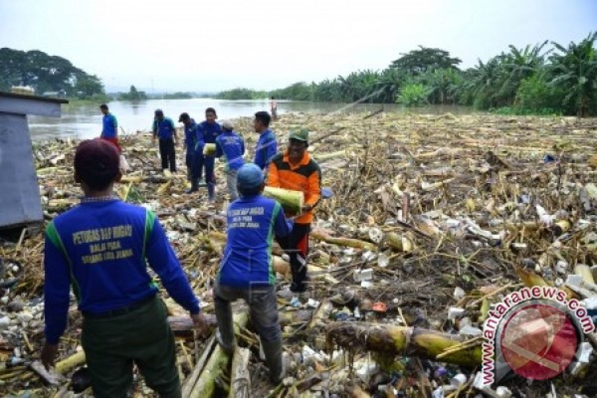 Indonesia Targetkan Sampah Plastik Berkurang 1,9 Ton
