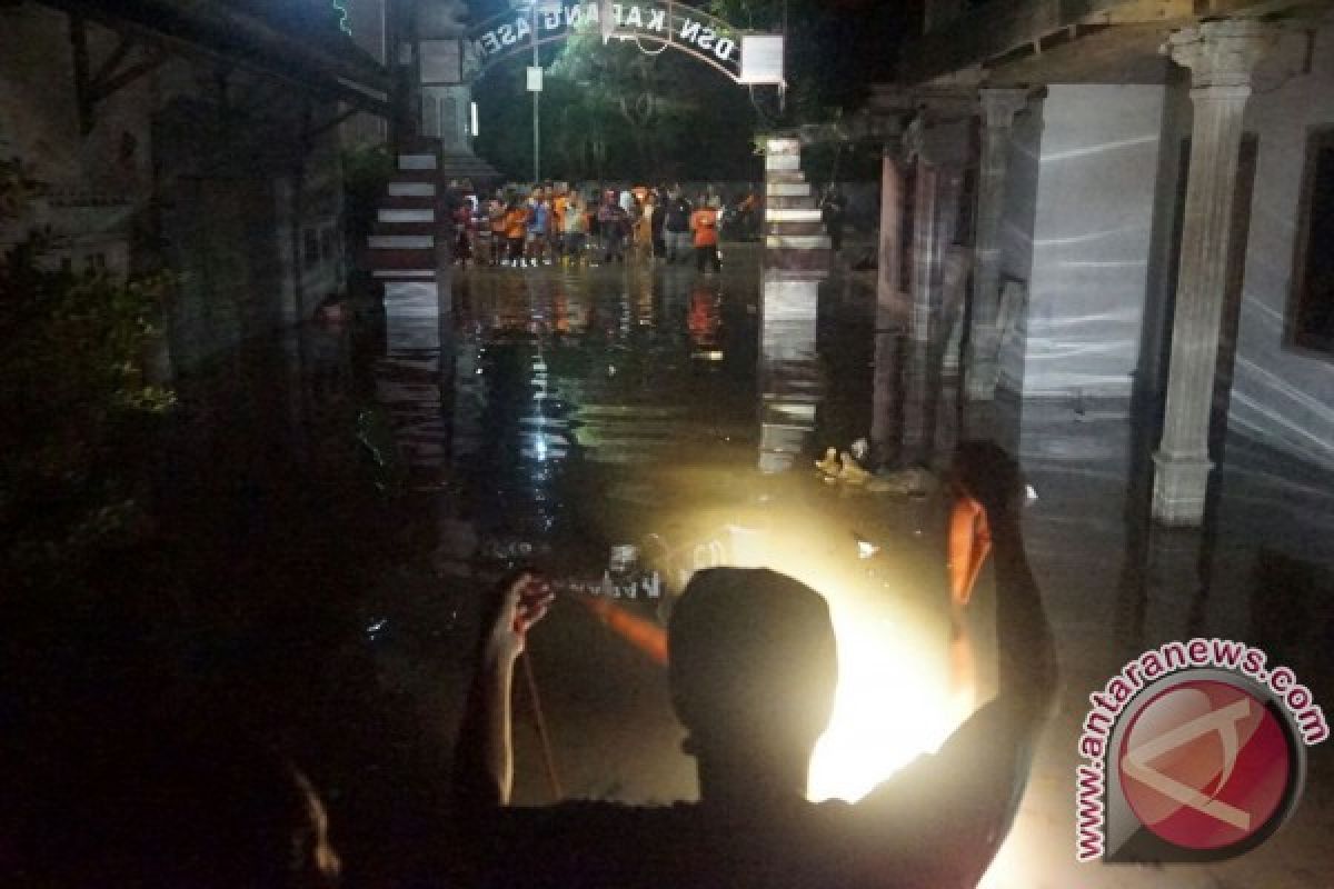 Jalur Pantura di Pasuruan Terputus Dua Jam Akibat Banjir