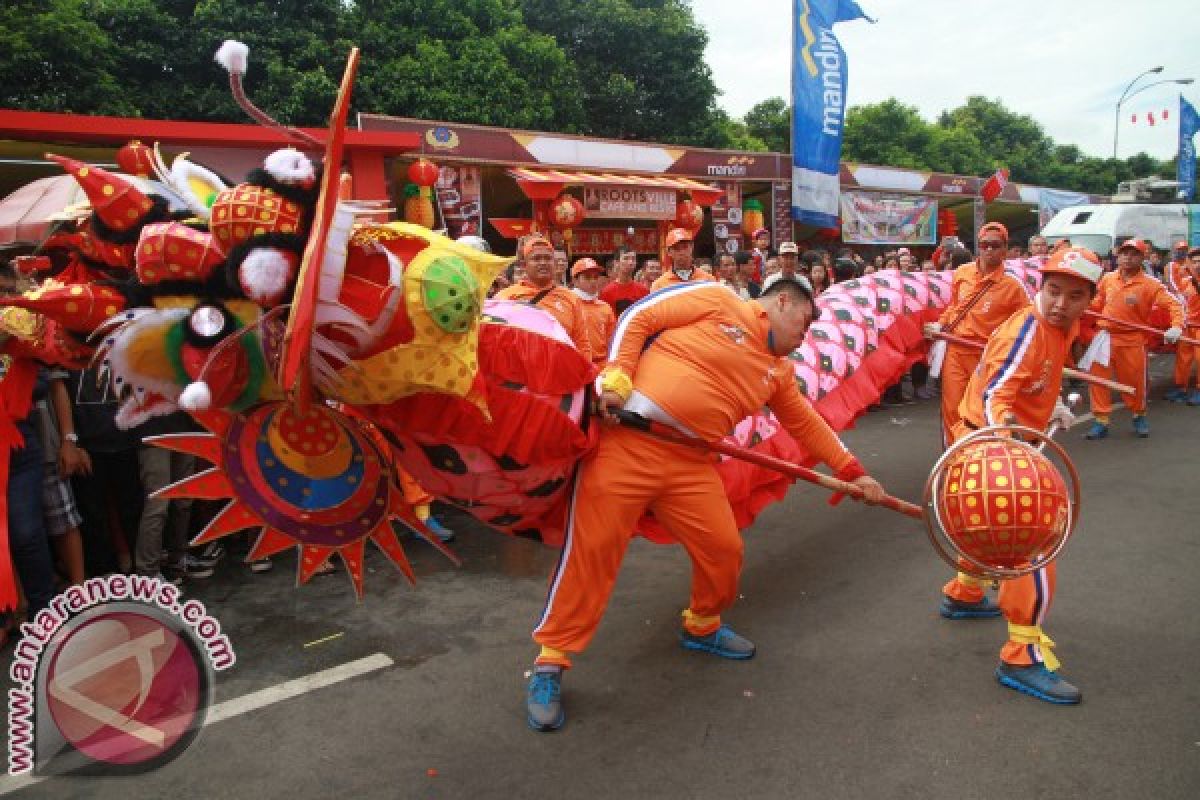 Replika naga Singkawang ritual buka mata