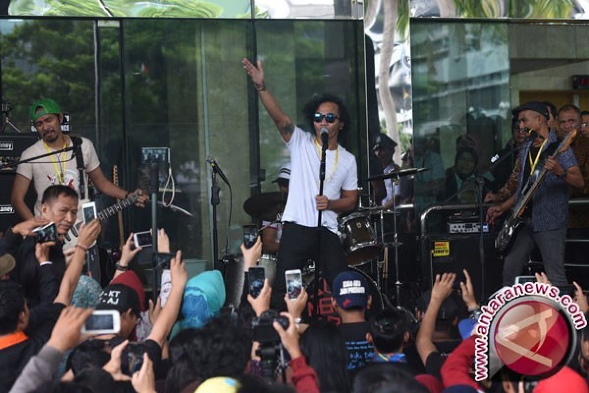 Slank Konser Dukung Tolak Revisi UU KPK