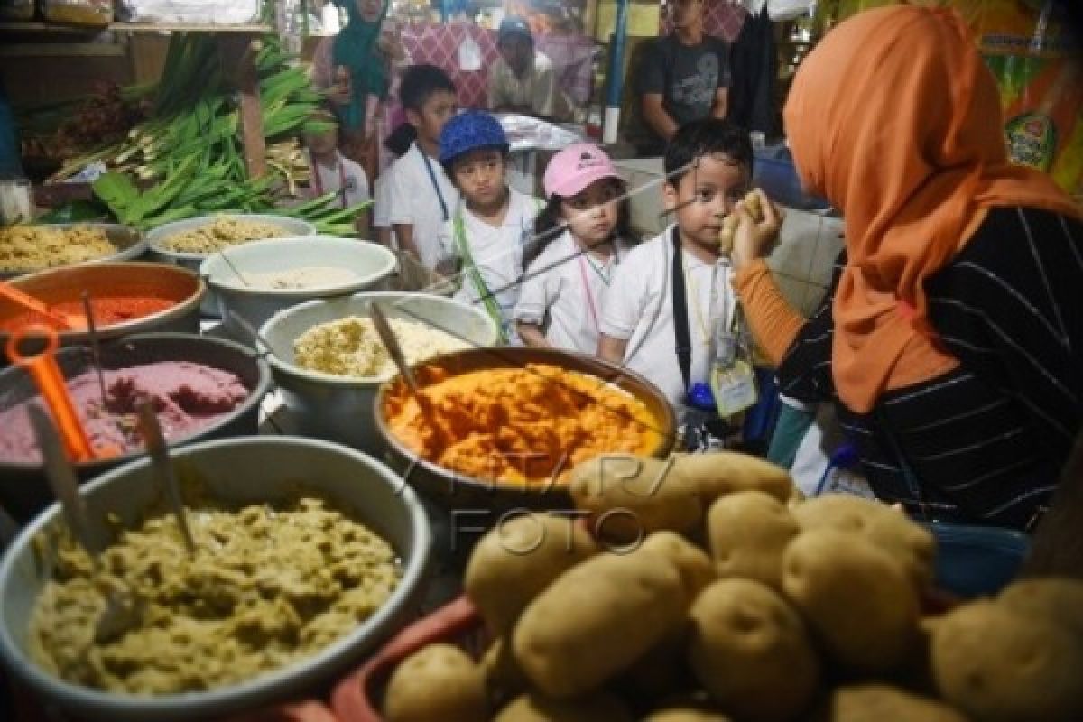 Pasar Papringan Angkat Perekonomian dan Alam Desa