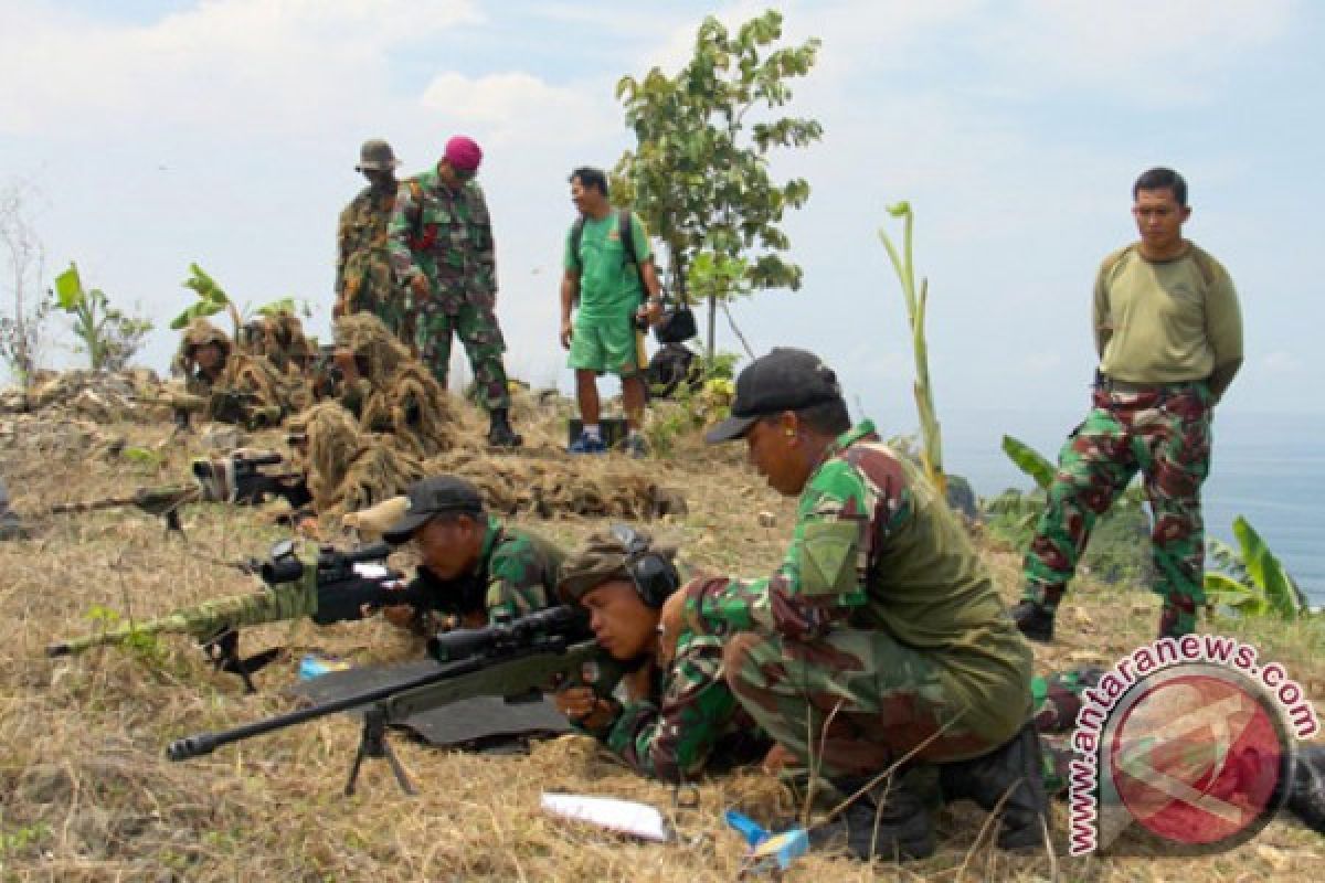 Danpasmar-1 Tinjau Latihan Sniper di Malang Selatan