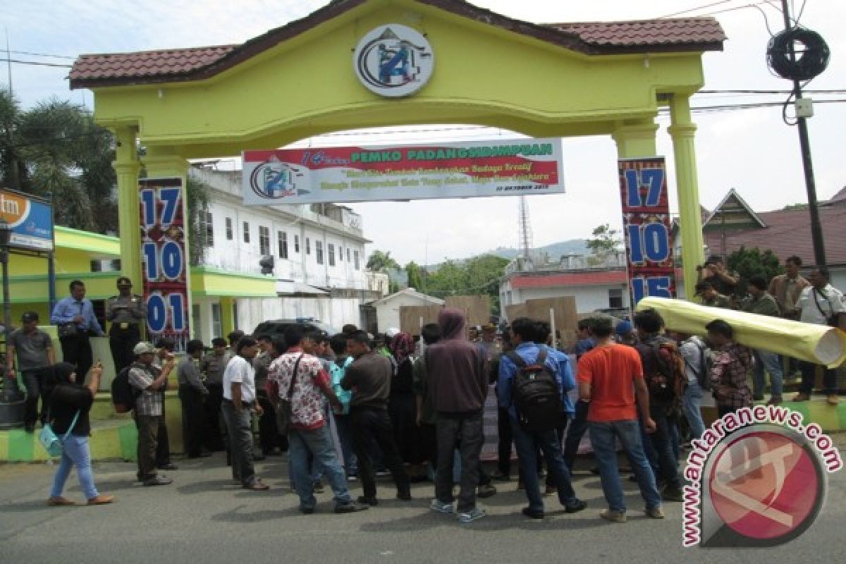 Organisasi Mahasiswa Dukung Walikota Tidak Beri Izin Pengolahan Dan Angkutan Kayu Bulat