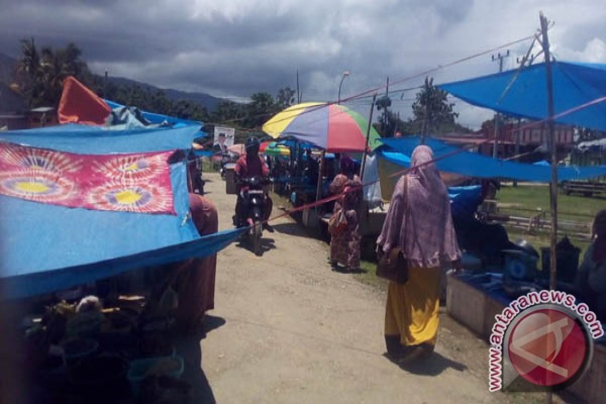 Penjual Ikan Bombana Minta Akses Pasar Diperbaiki