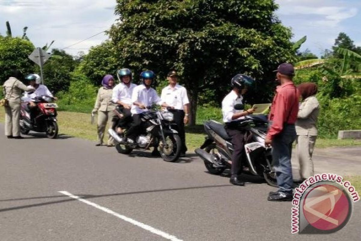 Polres Seruyan Tegur 322 Pelanggar Lalu Lintas 