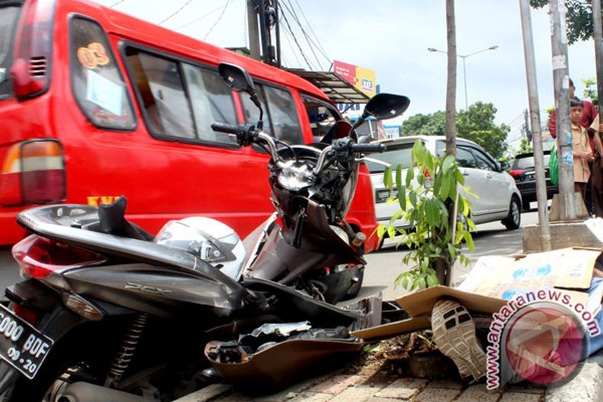 Polsek Tambun tangani kasus kecelakaan sepeda motor
