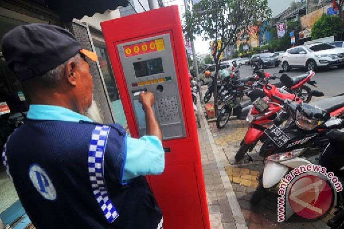 Dewan transportasi minta parkir meter Bekasi transparan