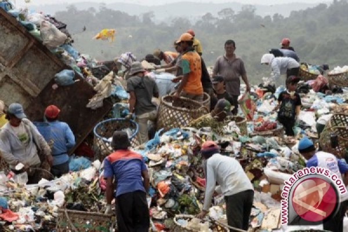 Pemulung penemu segepok uang Rp80 juta di TPA diburu polisi