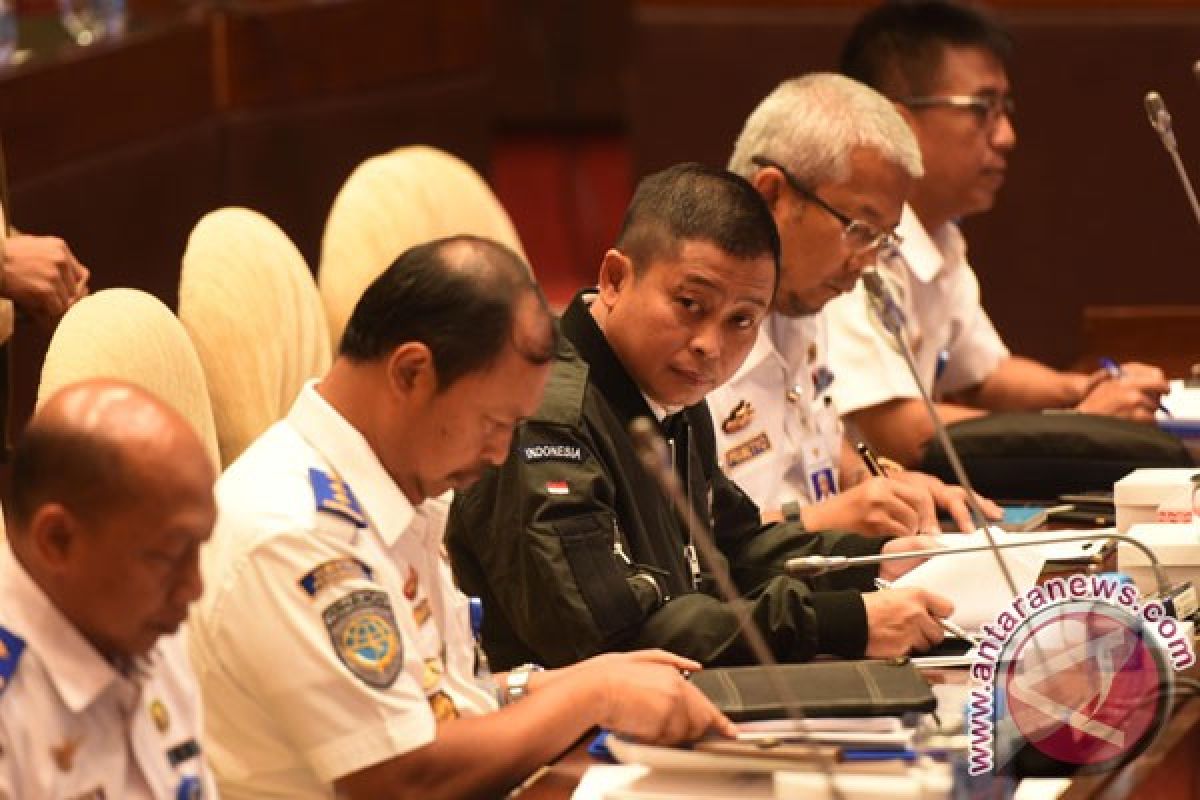 DPR minta perizinan teknis kereta cepat ditelaah