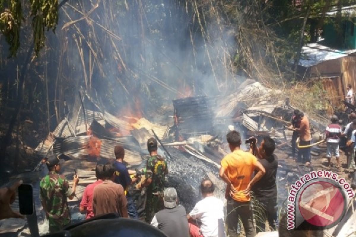 Tempat Pengolahan Kayu Terbakar