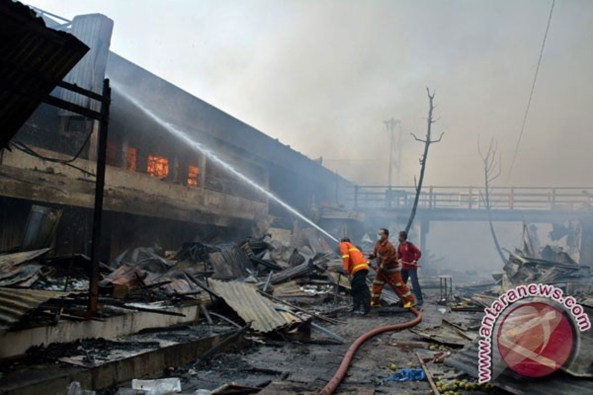 Pasar Yaik Semarang Terbakar, Ludeskan Belasan Kios