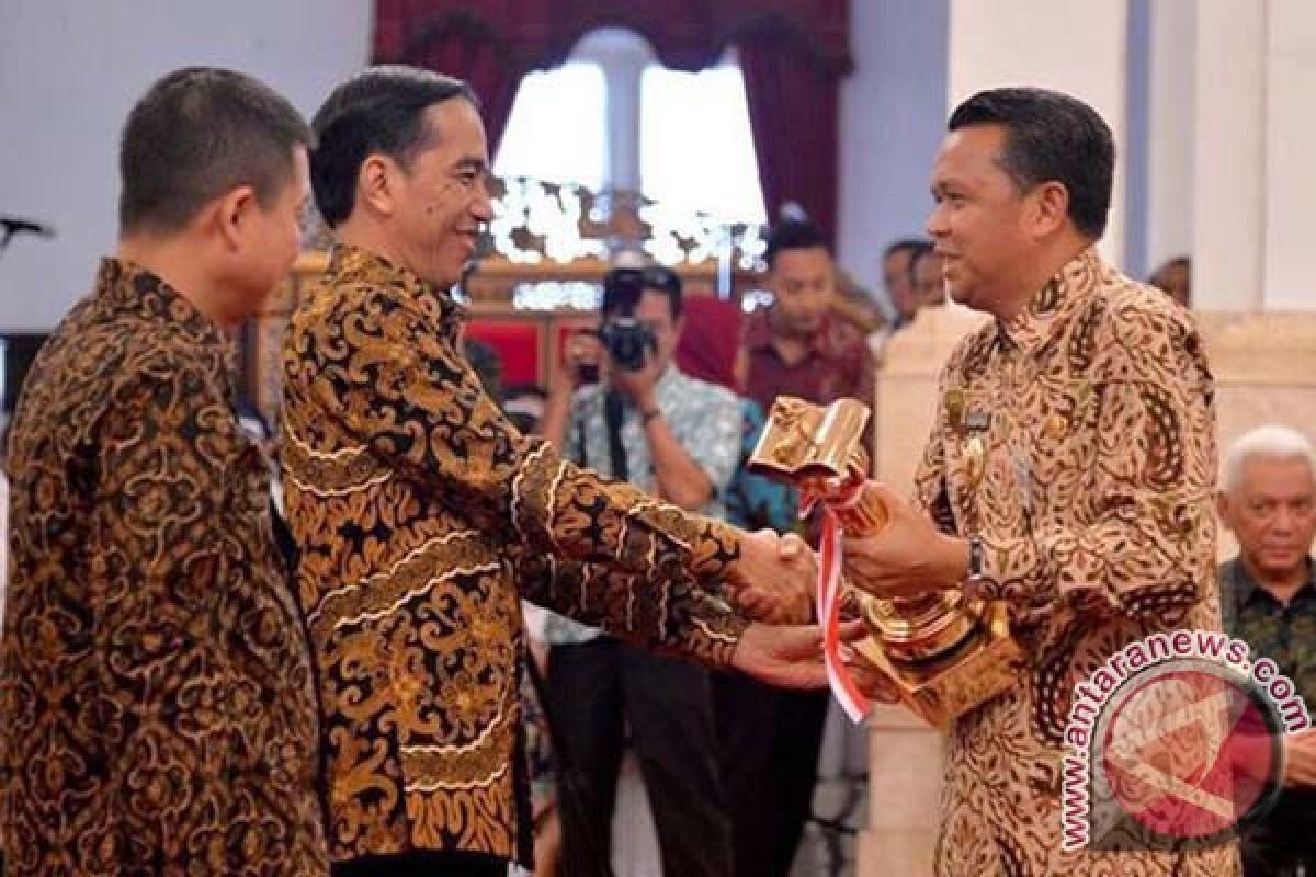 Ridwan Kamil sebut Nurdin Abdullah pemimpin hebat