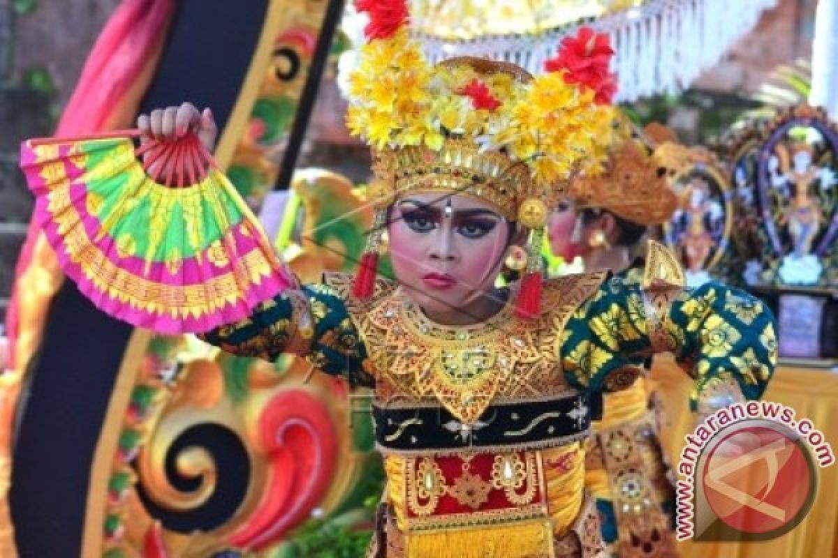 Puri Satrya Denpasar Gelar Festival Legong Keraton 