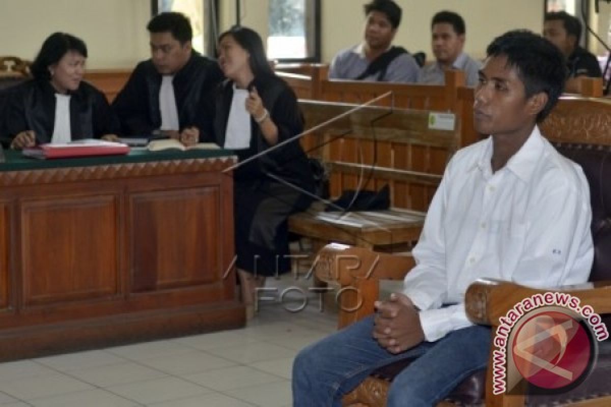 Hakim Hukum Agustay Hamdamay 10 Tahun Penjara