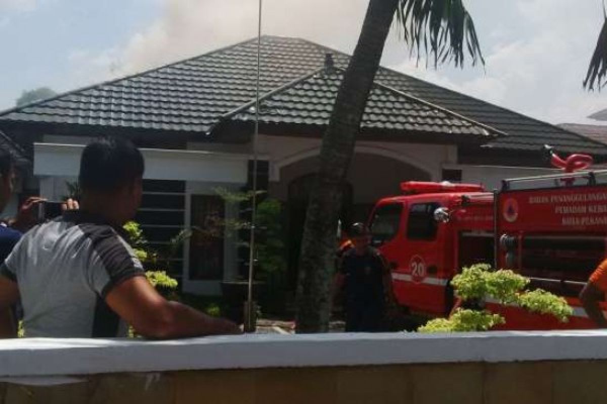 Kebakaran di Jalan Gajah Mada Nyaris Hanguskan Rumah Pejabat Riau