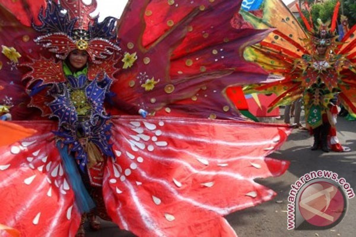 Dua "merak" Indonesia jadi perhatian di Festival Pasifika