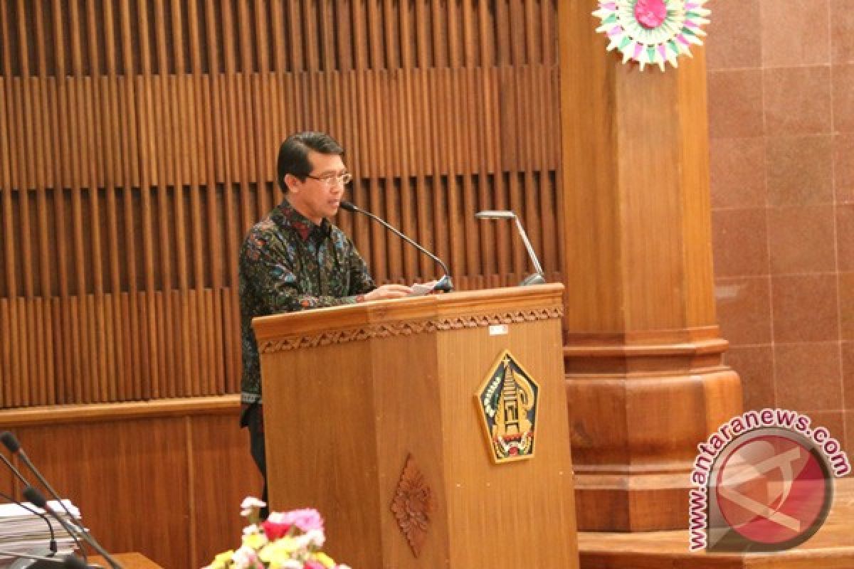 Pemkab Klungkung Menerima Penghargaan Transparansi dari UGM Yogyakarta