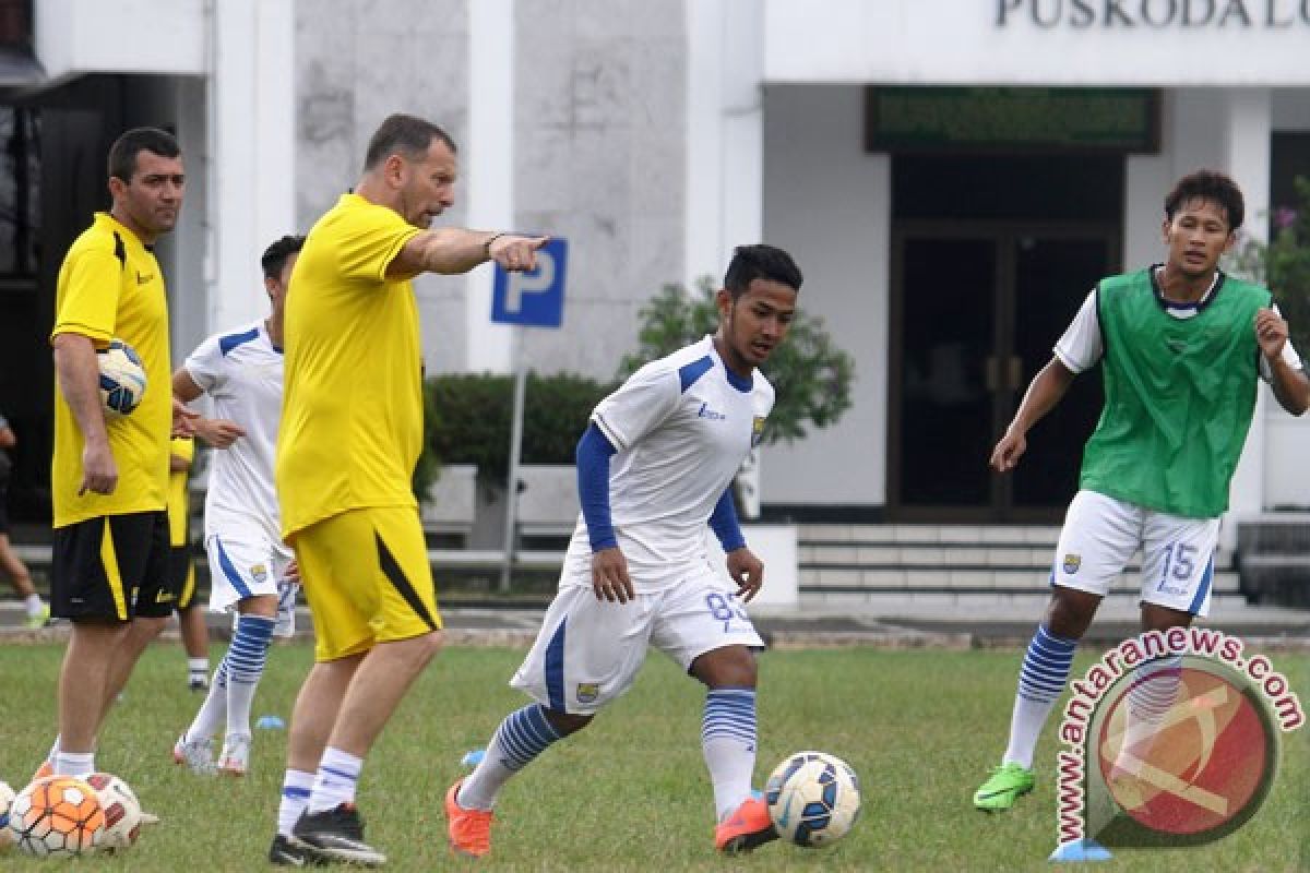 Kualitas lapangan latihan Persib setara AC Milan