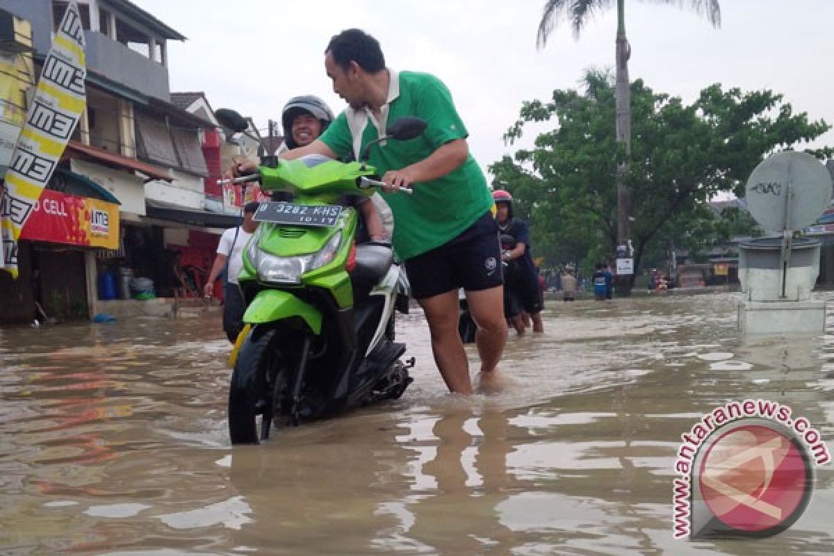 E-buffer alat pantau banjir Bekasi sedang diperbaiki