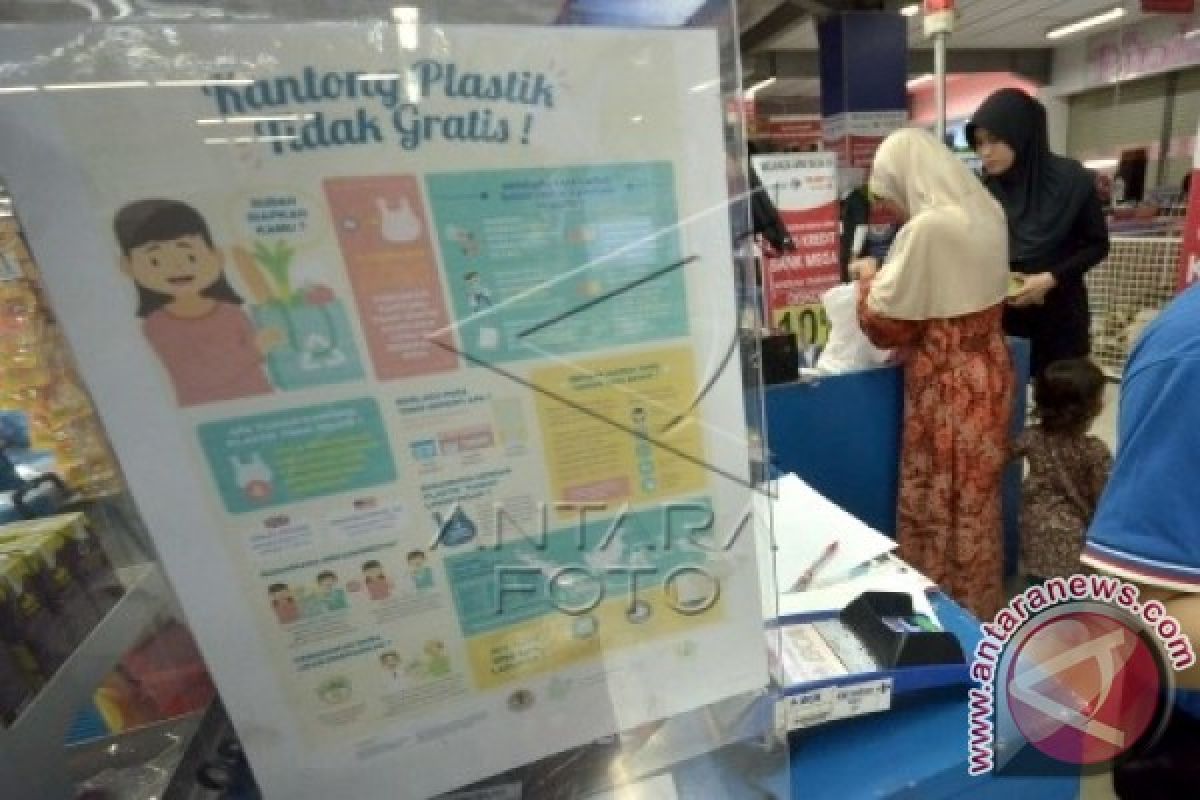 Retail dan swalayan berlakukan kantong plastik berbayar 