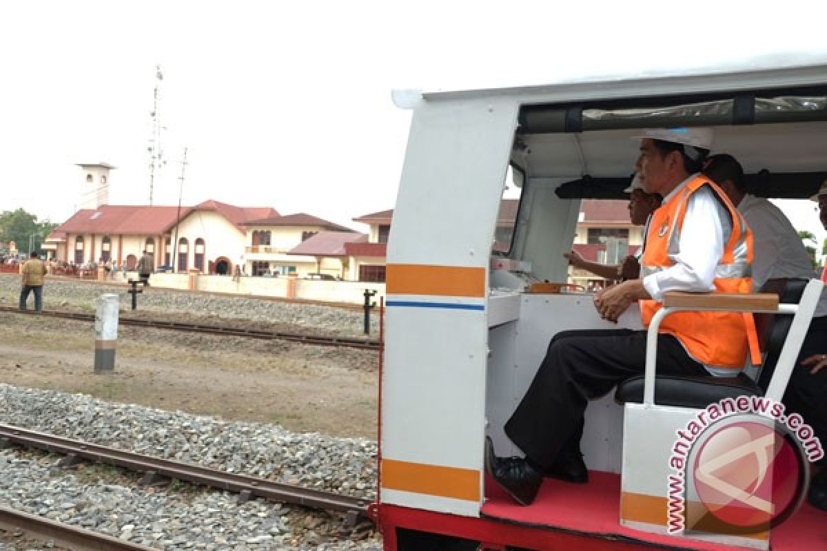 Presiden ingin semua bandara tersambung ke kereta