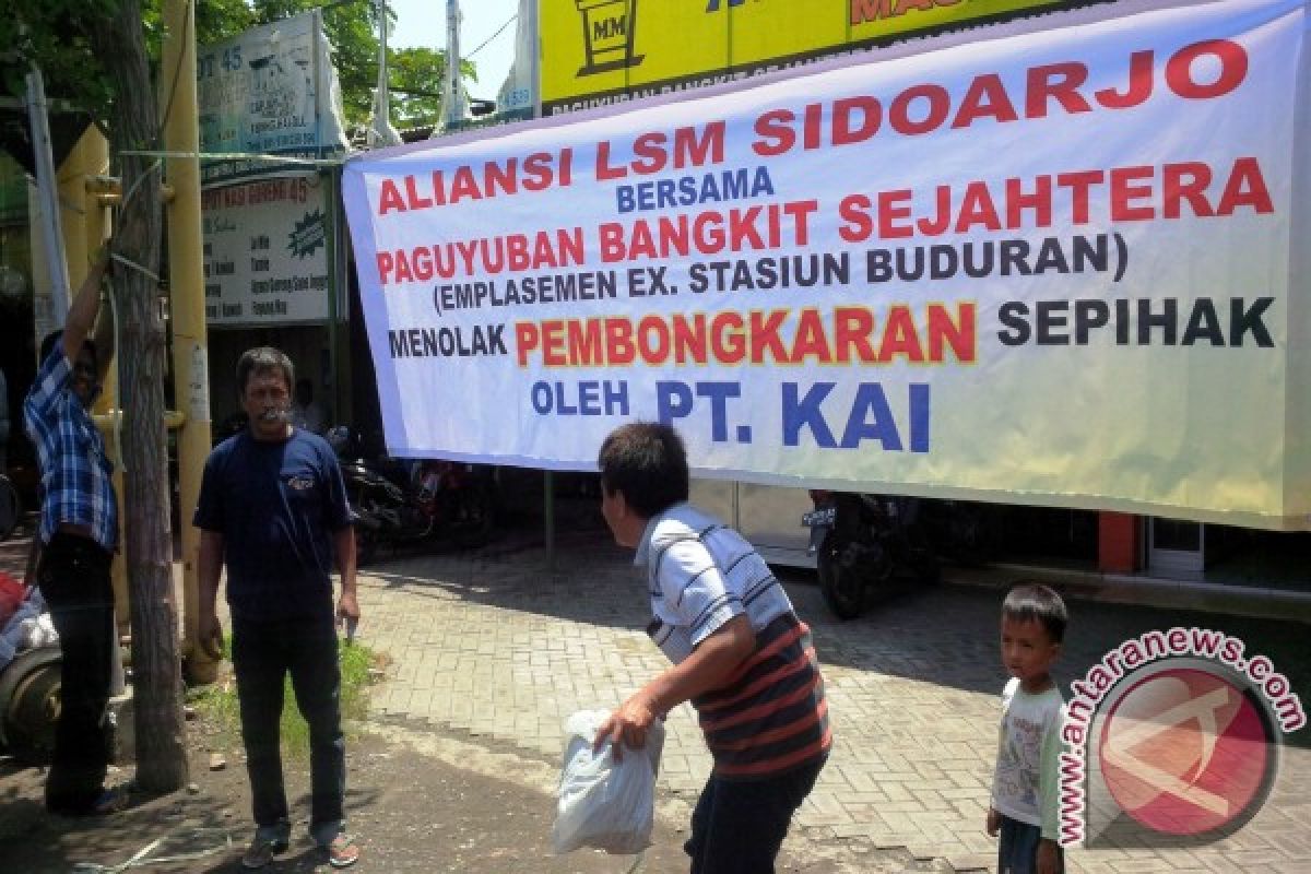 PKL Buduran Tolak Relokasi PT KAI