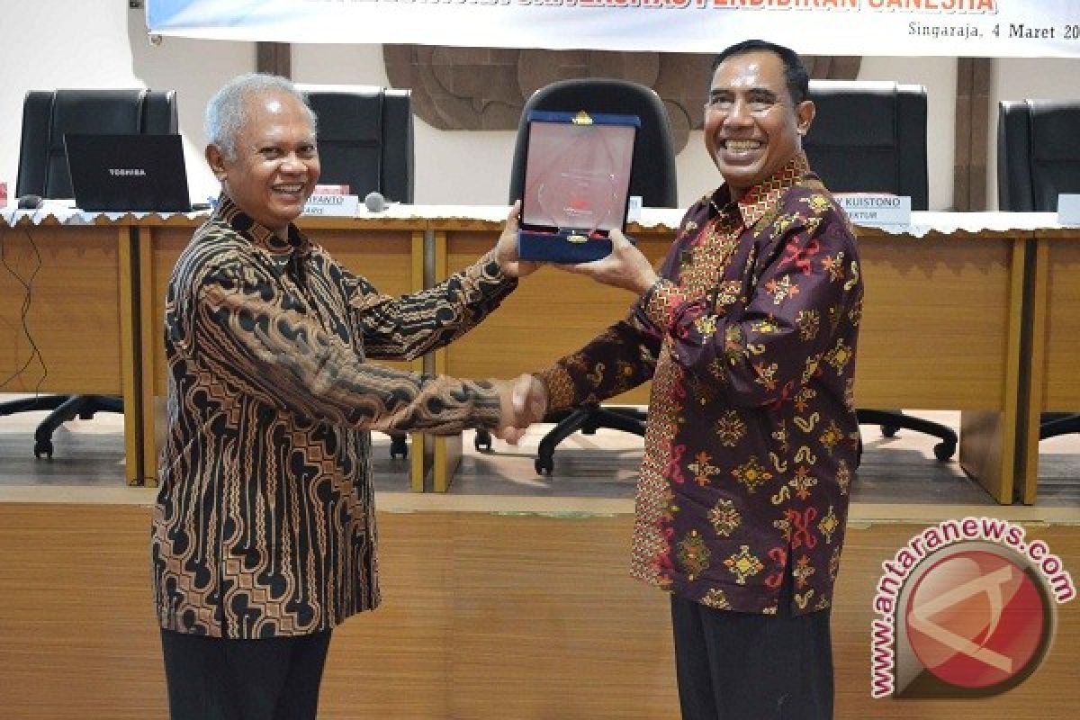 Mahasiswa Berprestasi Undiksha Dapat Beasiswa Belajar Dari Lippo Group 