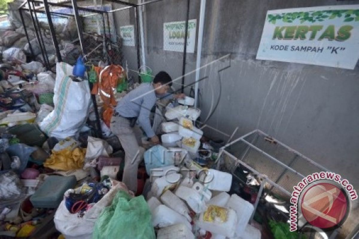 Omzet bank sampah Makassar miliaran rupiah