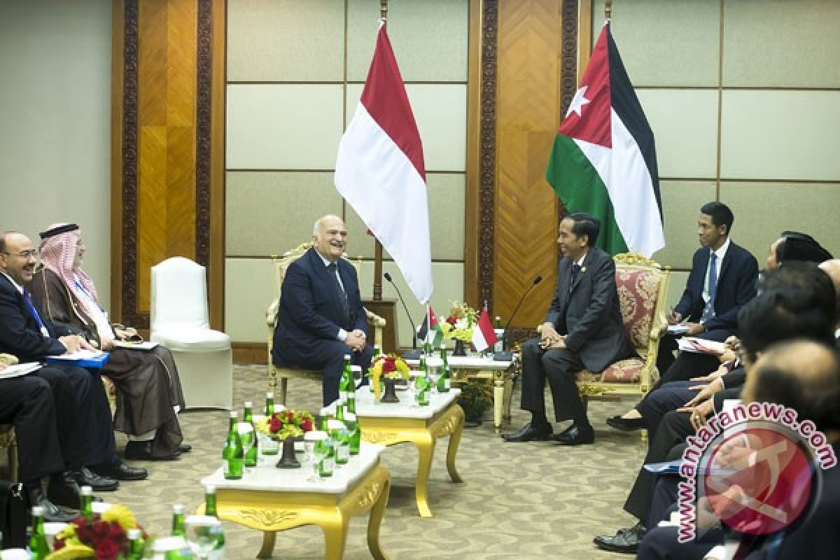 KTT OKI - Presiden Jokowi-Mahmud Abbas bahas Palestina