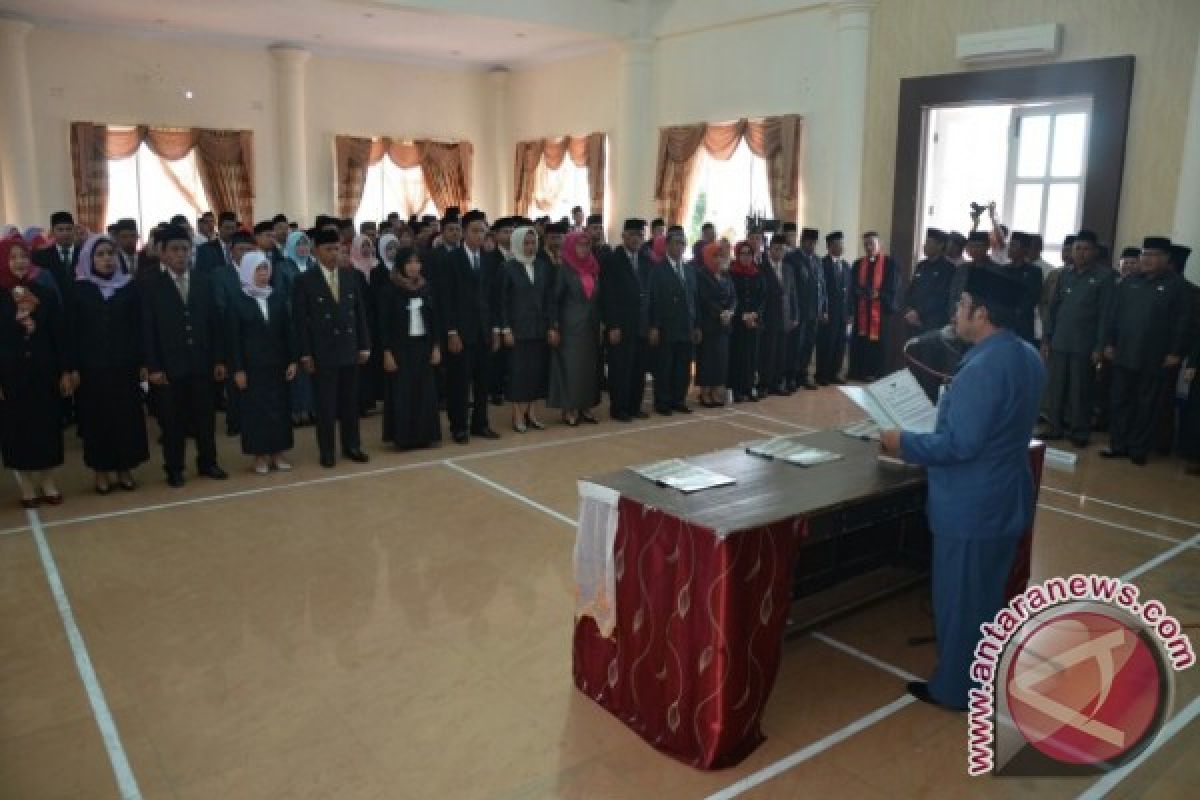 Bupati Gorontalo Utara Mutasi 189 Pejabat Eselon