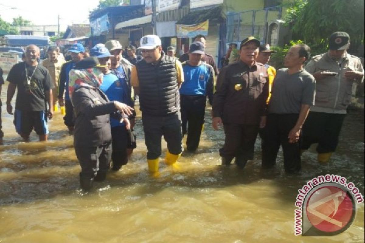 Wagub Jatim Tinjau Banjir di Babat Lamongan