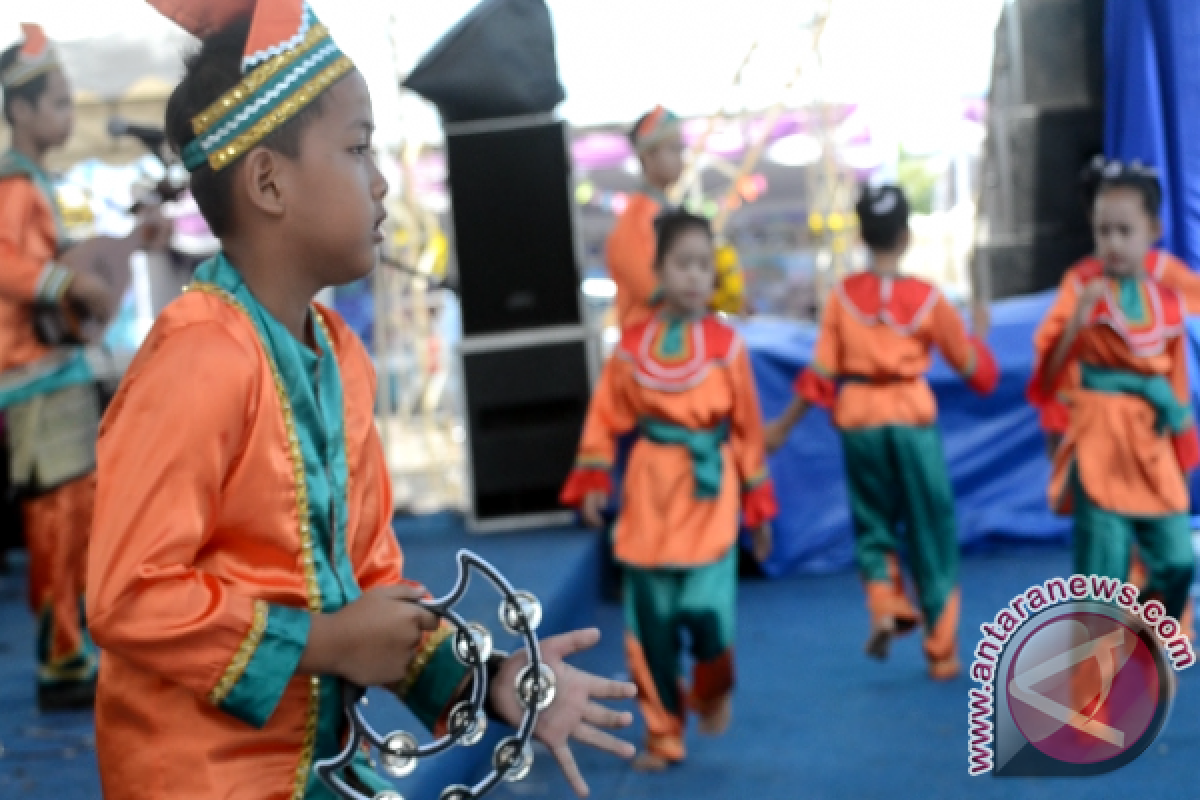 Bangka Tengah Tampilkan Grup Dambus Songsong GMT