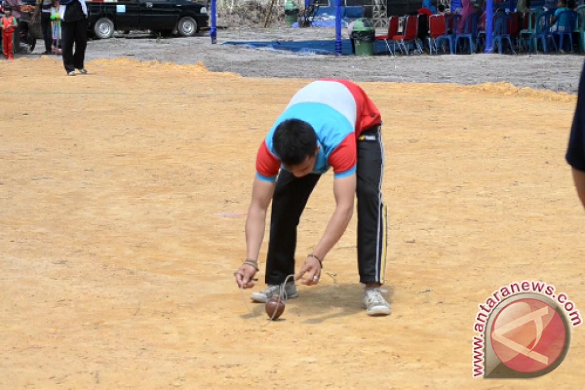 Bangka Barat Lestarikan Gasing Melalui Lomba