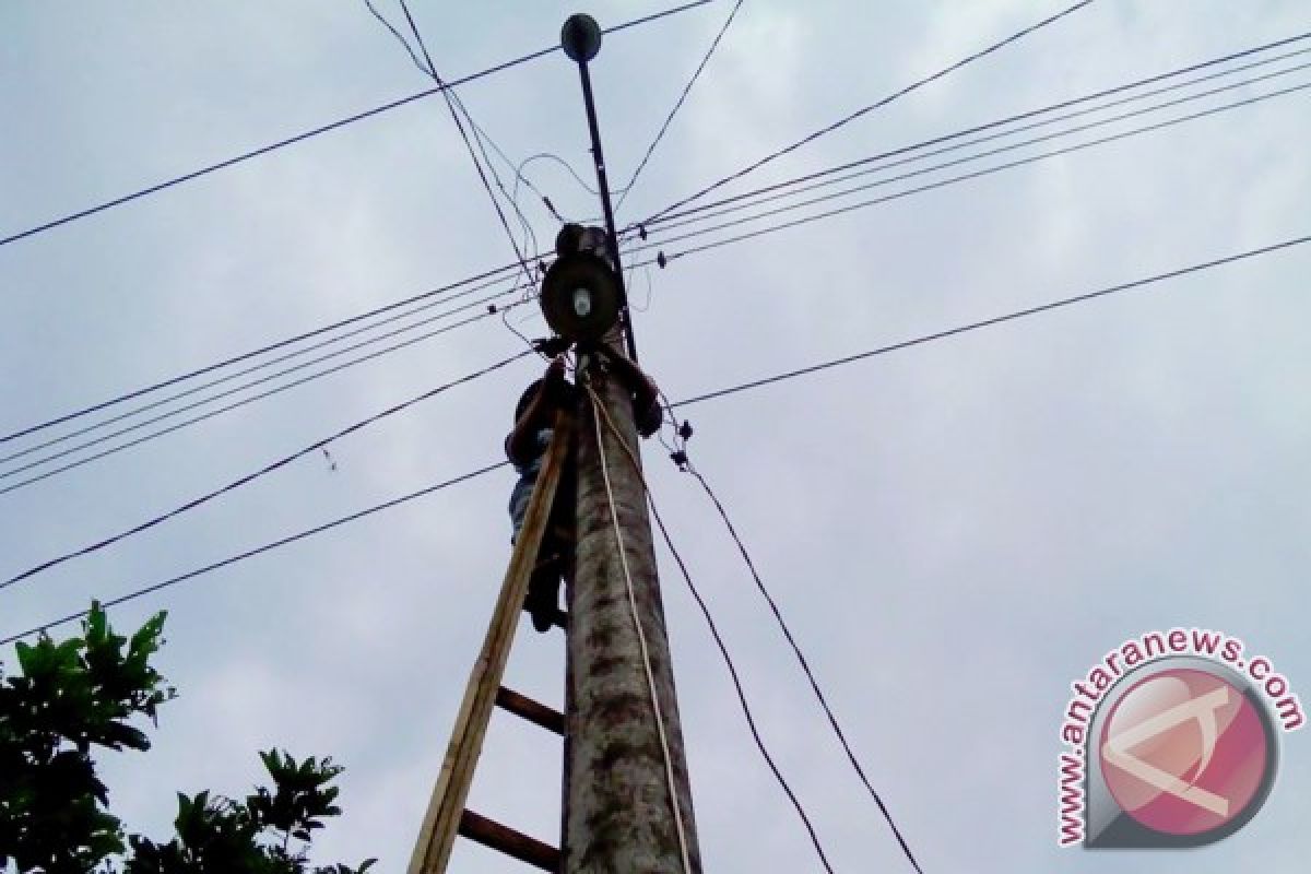Perbaikan Lampu Jalan Klambir V Kampung