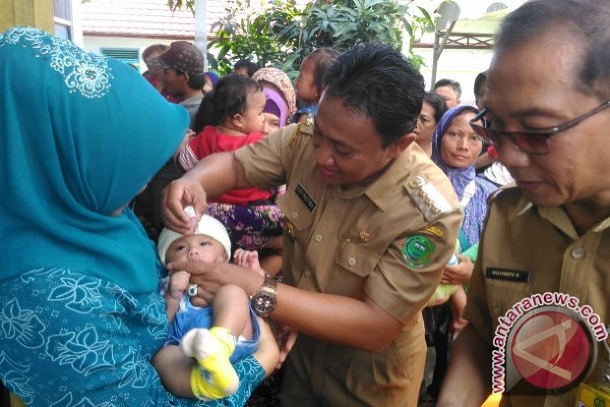 Bupati Pulpis Perintahkan 'Sweeping' Anak Untuk Imunisasi Polio