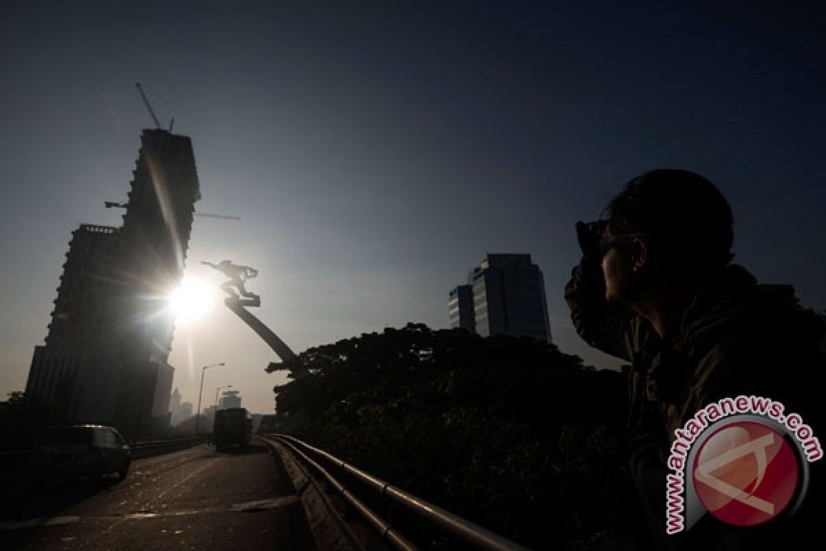 Sebagian proses gerhana Matahari cincin bisa dilihat di Sumatera Selatan